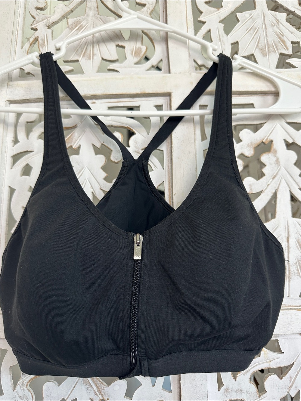 Victoria’s Secret, Black Front-Zip Sports Bra - Women Intimates & Sleepwear